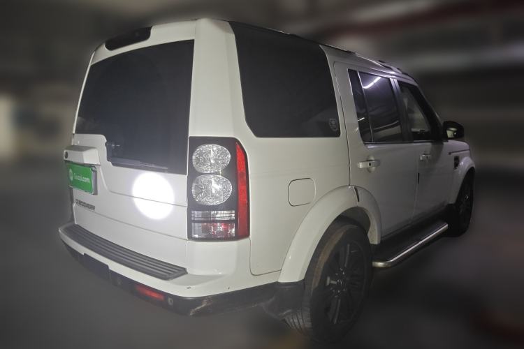 Used Land Rover Discovery 2016 3.0 SC Obsidian Black Heritage Edition HSE Rear Right 45 Deg