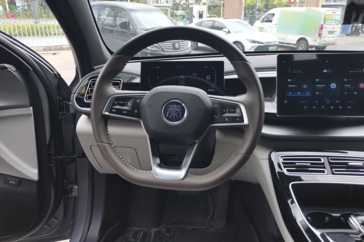 Used BYD Qin PLUS 2024 HONOR Edition DM-i 55KM Beyond Model
