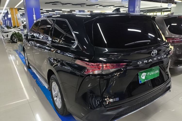 Used Toyota Granvia 2024 2.5L Hybrid Comfort Edition