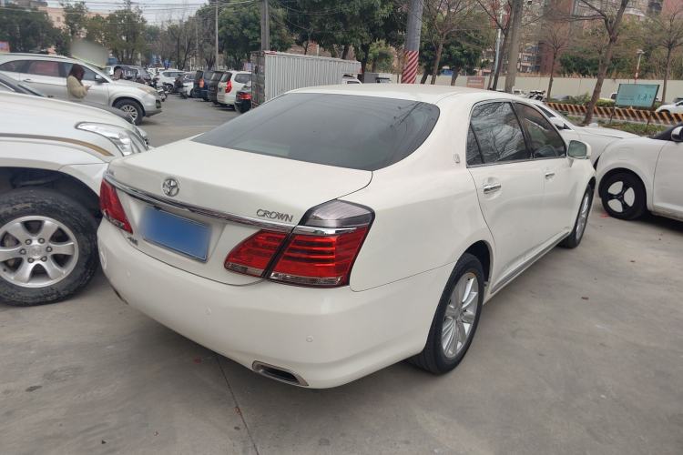 Used Toyota Crown 2012 2.5L Royal Leather Edition
