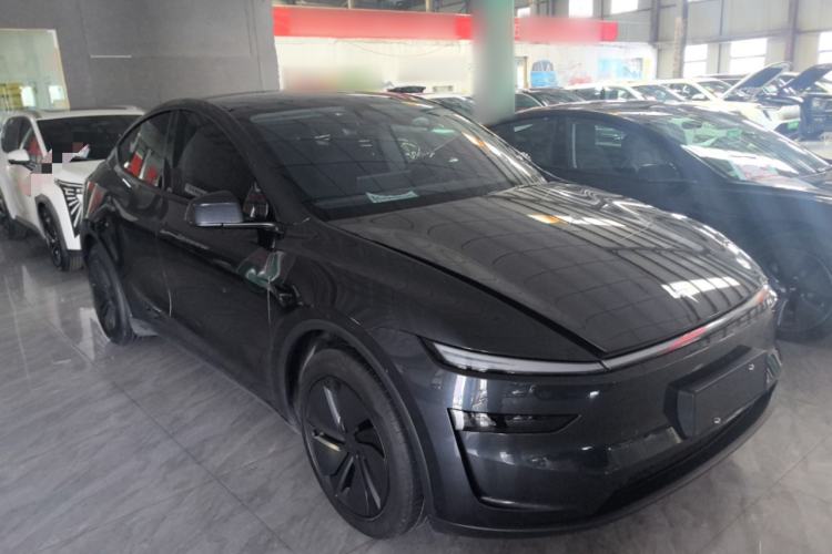 Used Tesla Model Y 2025 Rear-Wheel-Drive Version Front Right 45 Deg