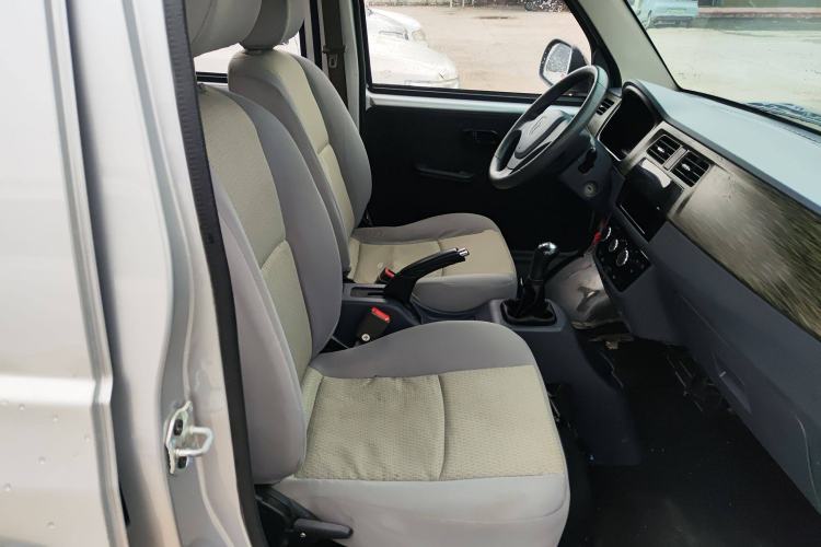 Used Jinbei Hiace X30 2020 1.5L Super-Comfortable Version China VI Standard SWC15M