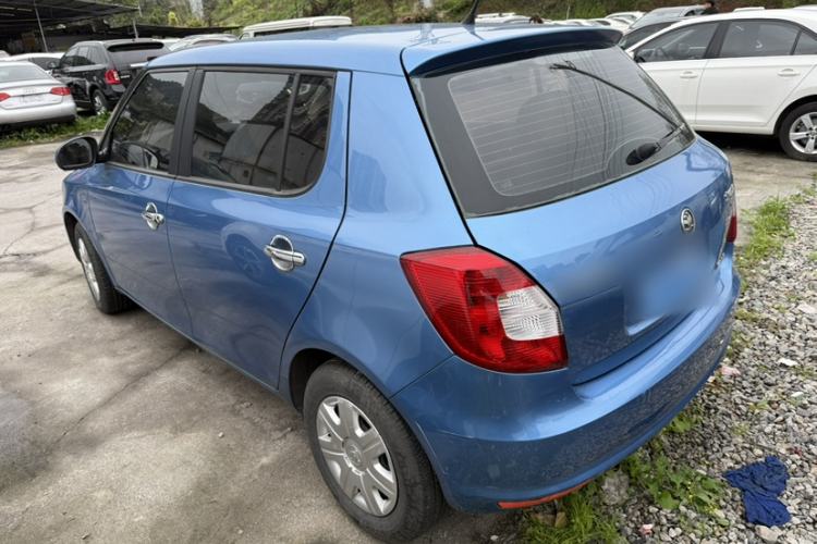 Used Skoda Fabia 2014 1.4L Automatic Crystal Edition Exterior 5