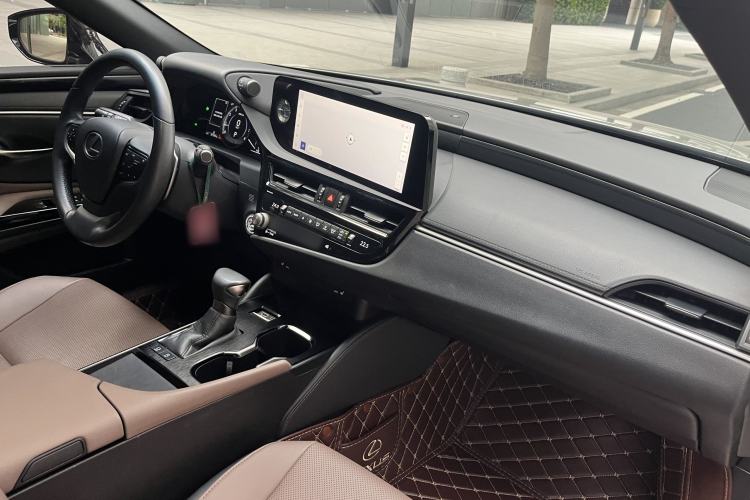Used Lexus ES 2023 260 Excellence Edition Interior 7