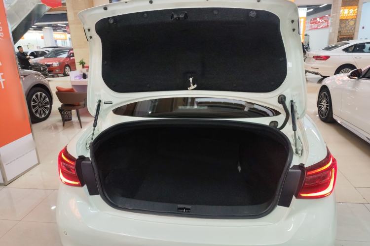 Used Infiniti Q50L 2021 2.0T Comfort Edition Trunk
