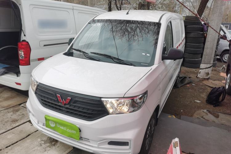 Used Wuling Hongguang V 2022 1.5L Jingqu Edition Enclosed-Window Vehicle with Electric Power Steering LAR
