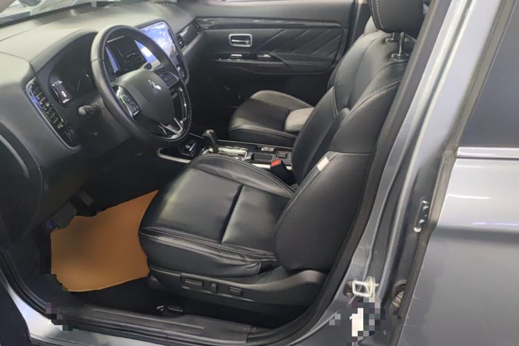 Used Mitsubishi Outlander 2020 2.0L Two-Wheel Drive Comfort Edition 7-Seater