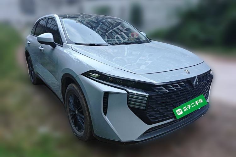 Used Venucia V 2022 260T Black Horse Edition · Idol Front Right 45 Deg