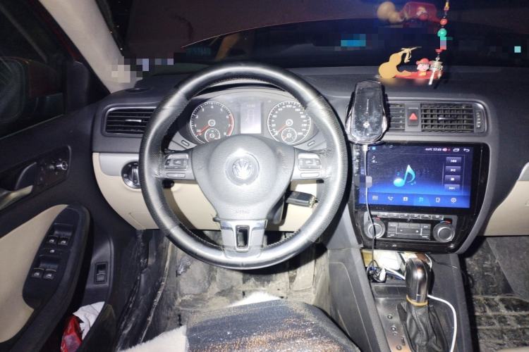 Used Volkswagen Sagitar 2014 Revised Version 1.4TSI Automatic Luxury Edition Steering Wheel