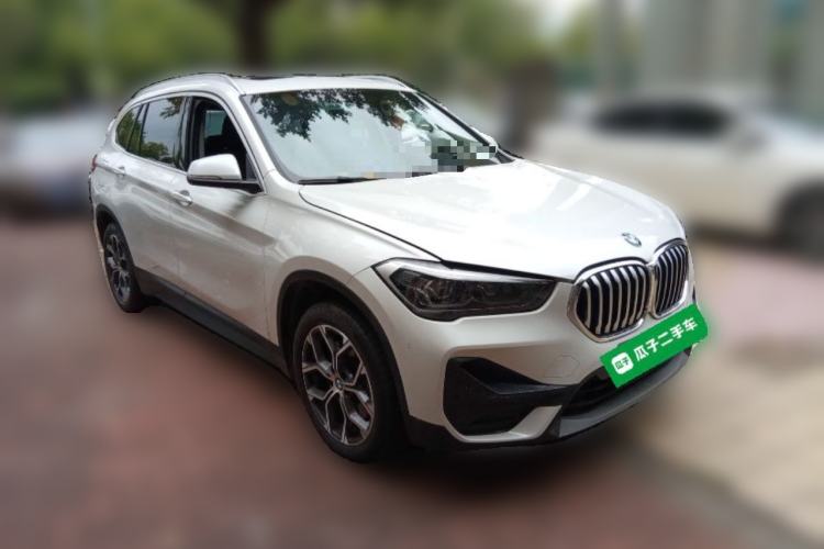 Used BMW X1 2022 sDrive25Li Leading Model Front Right 45 Deg