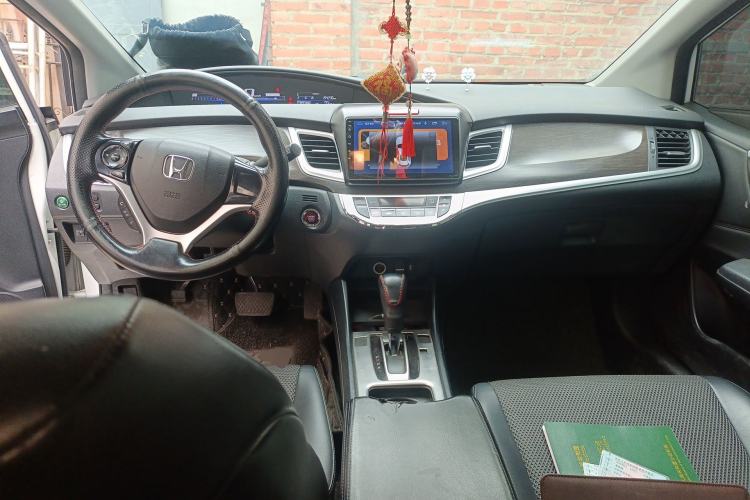 Used Honda Jade 2016 1.8L Automatic Comfort Elite Version 5 Seats Center Console