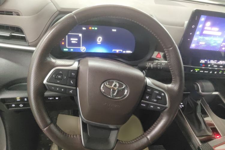 Used Toyota Sienna 2023 2.5L Hybrid Platinum Edition