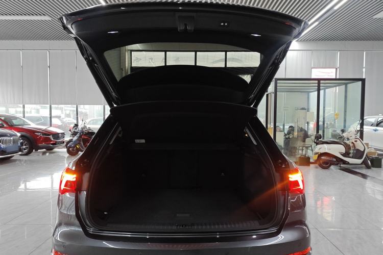 Used Audi Q3 2023 35 TFSI Fashion Dynamic Model (1.5T)
