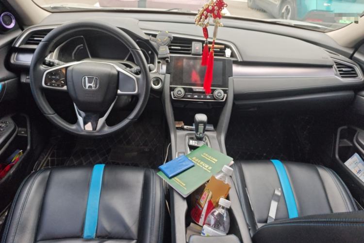 Used Honda Civic 2016 220TURBO CVT Luxury Edition Center Console