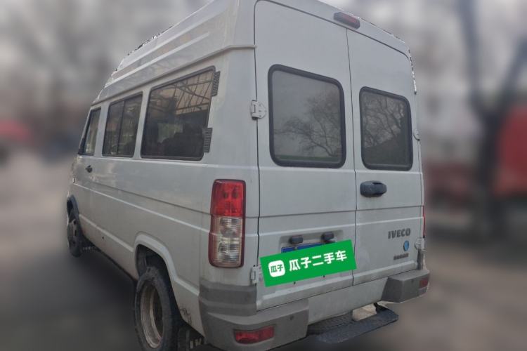 Used Iveco Daily 2021 2.5T A35 M1 Passenger Van 5-9 Seater Short Wheelbase Mid-Roof Design Dual Tires Manual Doors Rear Left 45 Deg