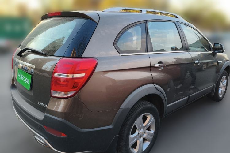 Used Chevrolet Captiva 2015 2.4L Two-Wheel Drive Urban Version 7 Seats Rear Right 45 Deg