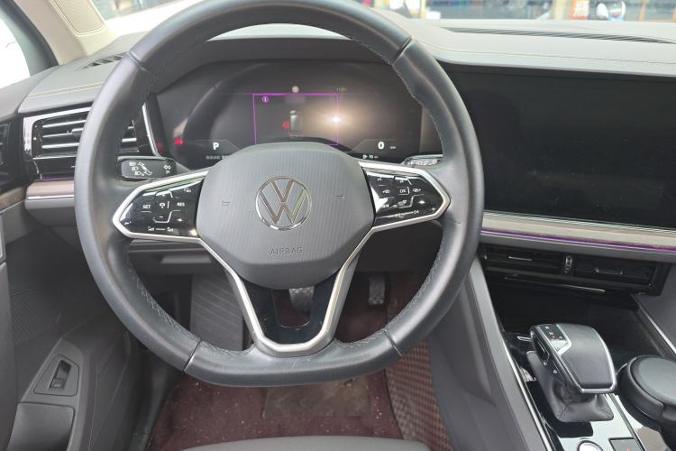 Used Volkswagen Touareg 2022 3.0 TSI Luxury Edition Black Diamond Sport Package
