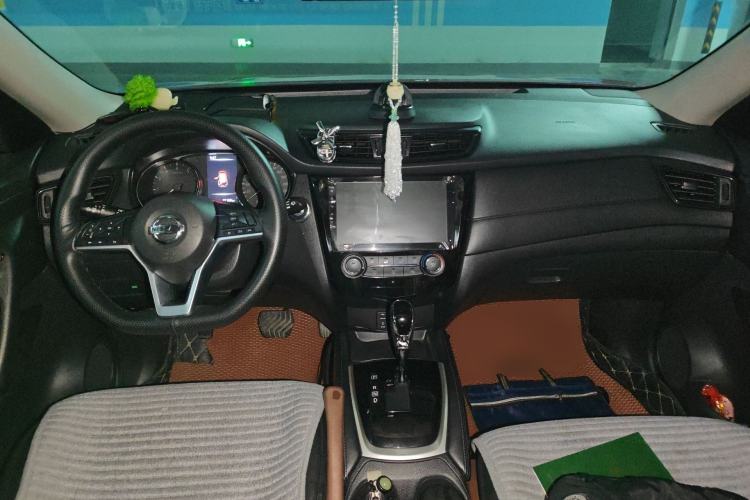 Used Nissan X-Trail 2017 2.0L CVT Comfort Edition 2WD Center Console