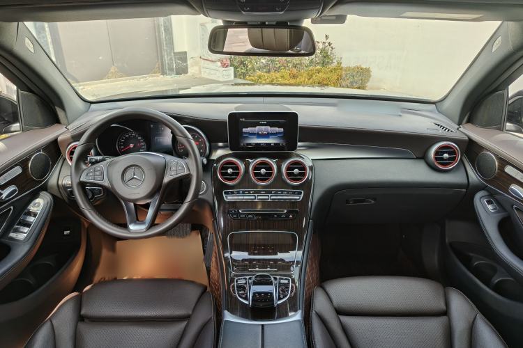 Used Mercedes-Benz GLC 2017 GLC 260 4MATIC Luxury Model