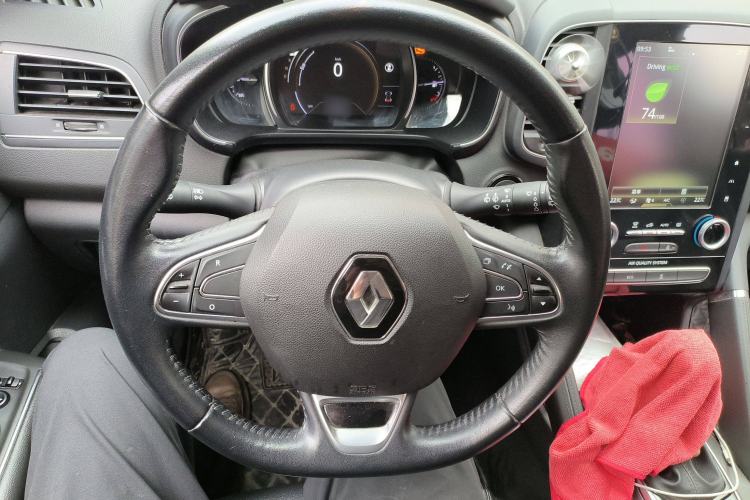 Used Renault Koleos 2018 2.0L Two-Wheel-Drive Luxury Edition Steering Wheel