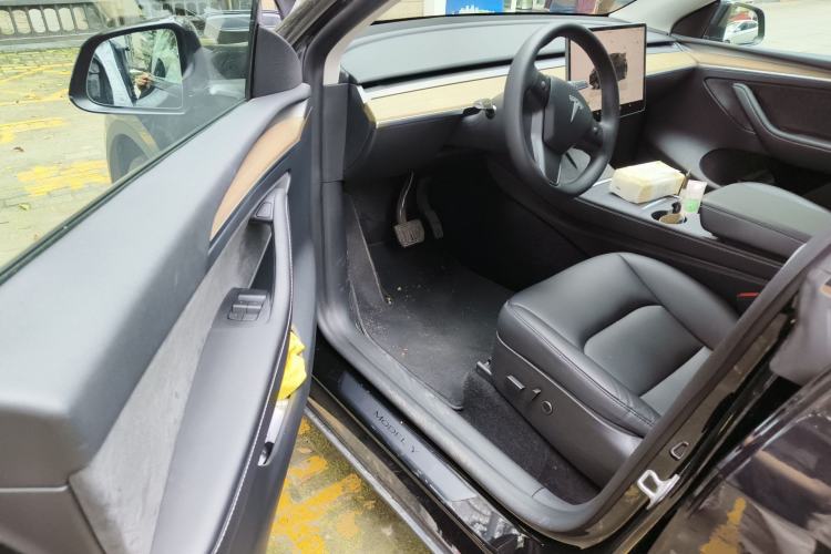 Used Tesla Model Y 2023 Rear-Wheel-Drive Version