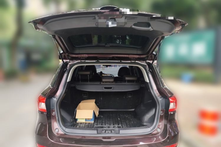 Used GAC Trumpchi GS4 2017 235T Automatic Two-Wheel Drive Luxury Smart Connectivity Version Trunk