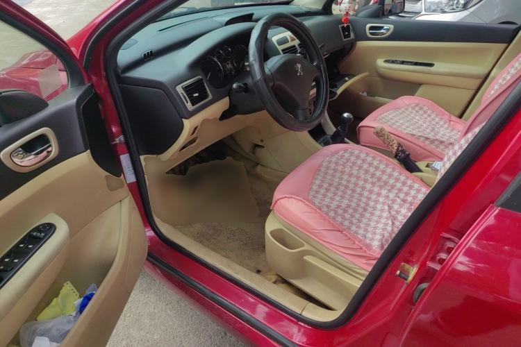 Used Peugeot 307 2010 Sedan 1.6L Manual Comfort Edition Driver Seat