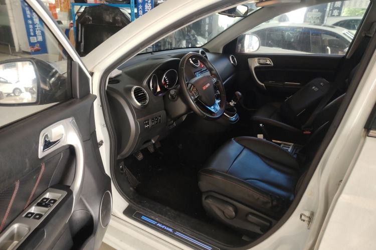 Used Haval H6 2014 Upgraded Model 2.0T Diesel Manual Two-Wheel Drive Elite Version