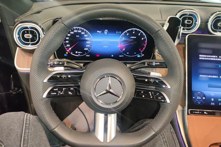 Used Mercedes-Benz GLC 2024 Refreshed GLC 300 L 4MATIC Dynamic Version 5 Seats
