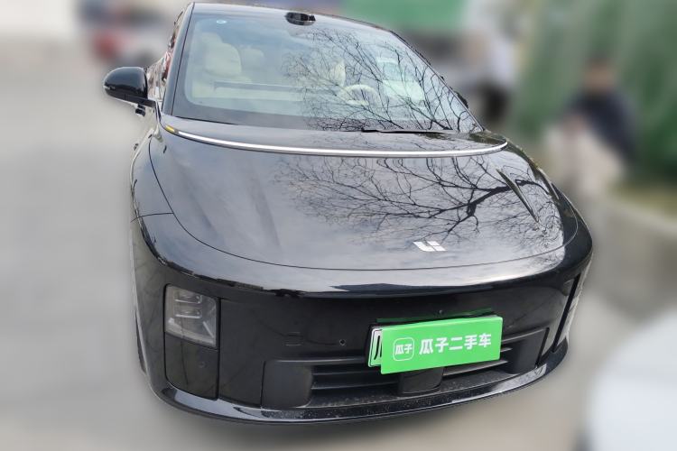 Used Li Auto i6 2025 Model Four-Wheel-Drive Standard Type
