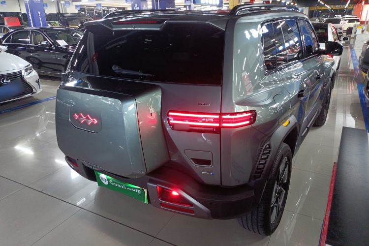 Used Formula Leopard Titanium 3 2025 501KM All-Wheel Drive Intelligent Driving Ultra Version