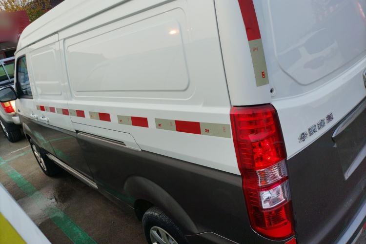 Used Jinbei New Hiace S 2023 1.5L Wealth Edition Van 2/5-Seater Air-Conditioned Model SWC15M