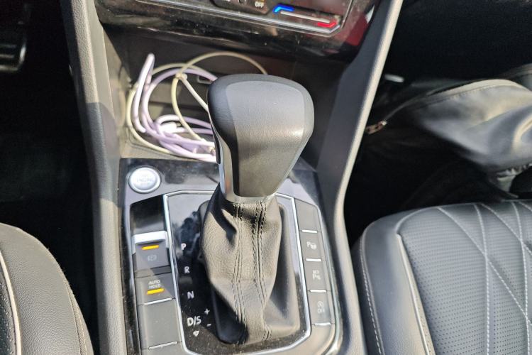Used Volkswagen Tiguan L 2022 330TSI Automatic Two-Wheel Drive R-Line Enhanced Edition Gear Lever