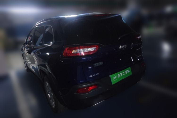 Used Jeep Cherokee 2017 2.0L Superior Edition
