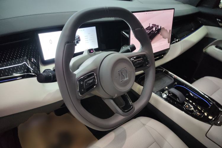 Used Zeekr 009 2024 Six-Seat Executive Version 4WD 108 kWh
