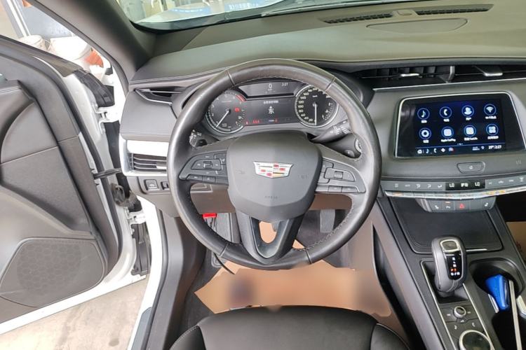 Used Cadillac XT4 2018 28T Two-Wheel-Drive Luxury Model
