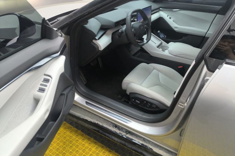 Used XPeng P7 2025 Model—820 Ultra Long Range Ultra
