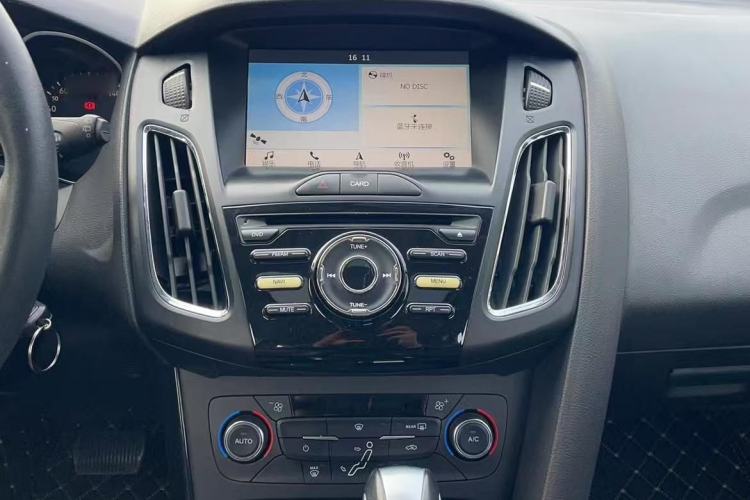 Used Ford Focus 2017 Hatchback EcoBoost 125 Automatic - Ultra-Powerful Style Edition with Smart Drive Features
