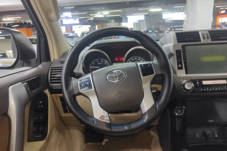 Used Toyota Prado 2014 4.0L Low-Power Version Middle East Edition Steering Wheel