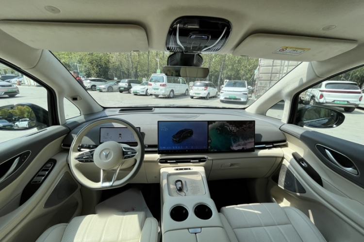 Used VOYAH Dream 2025 PHEV Four-Wheel-Drive Flagship Kunpeng Edition Interior 12