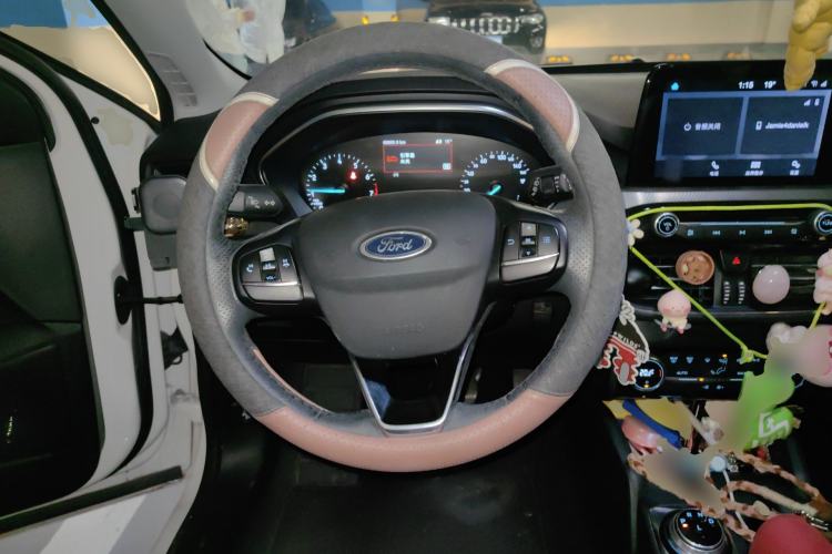 Used Ford Focus 2020 Hatchback EcoBoost 180 Automatic Trend Edition Steering Wheel
