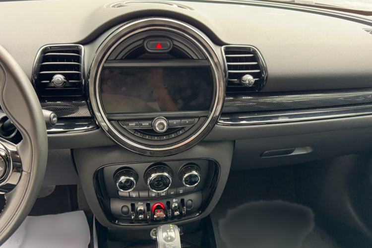 Used MINI Clubman 2016 Revised Version 2.0T COOPER S Connoisseur Edition Interior 3