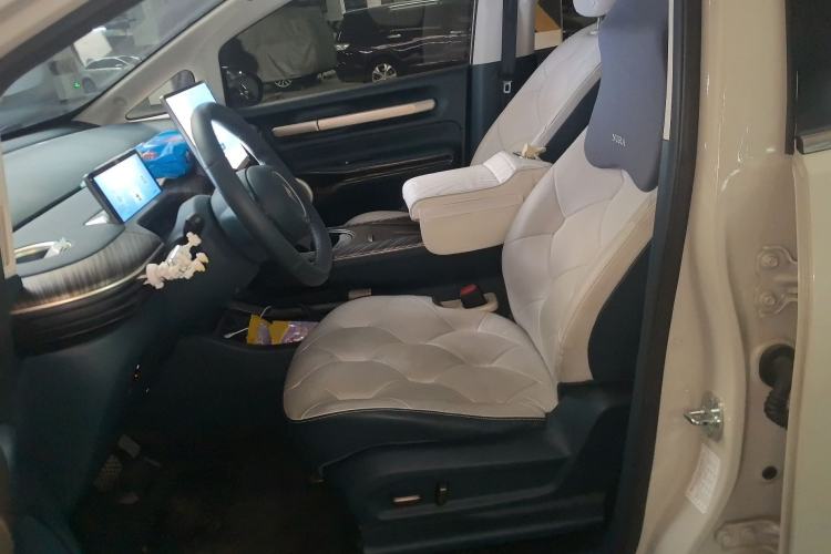 Used Baojun Cloud 2023 460 Max Lingxi Version
