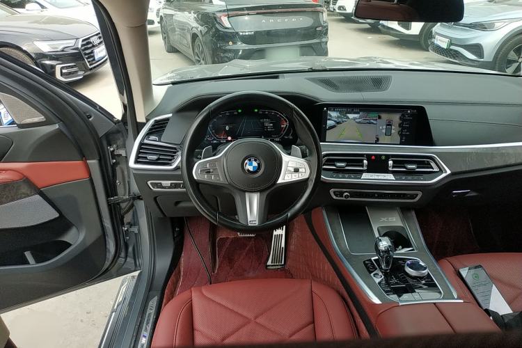 Used BMW X5 2022 Restyled xDrive 30Li Luxury Version M Sport Package
