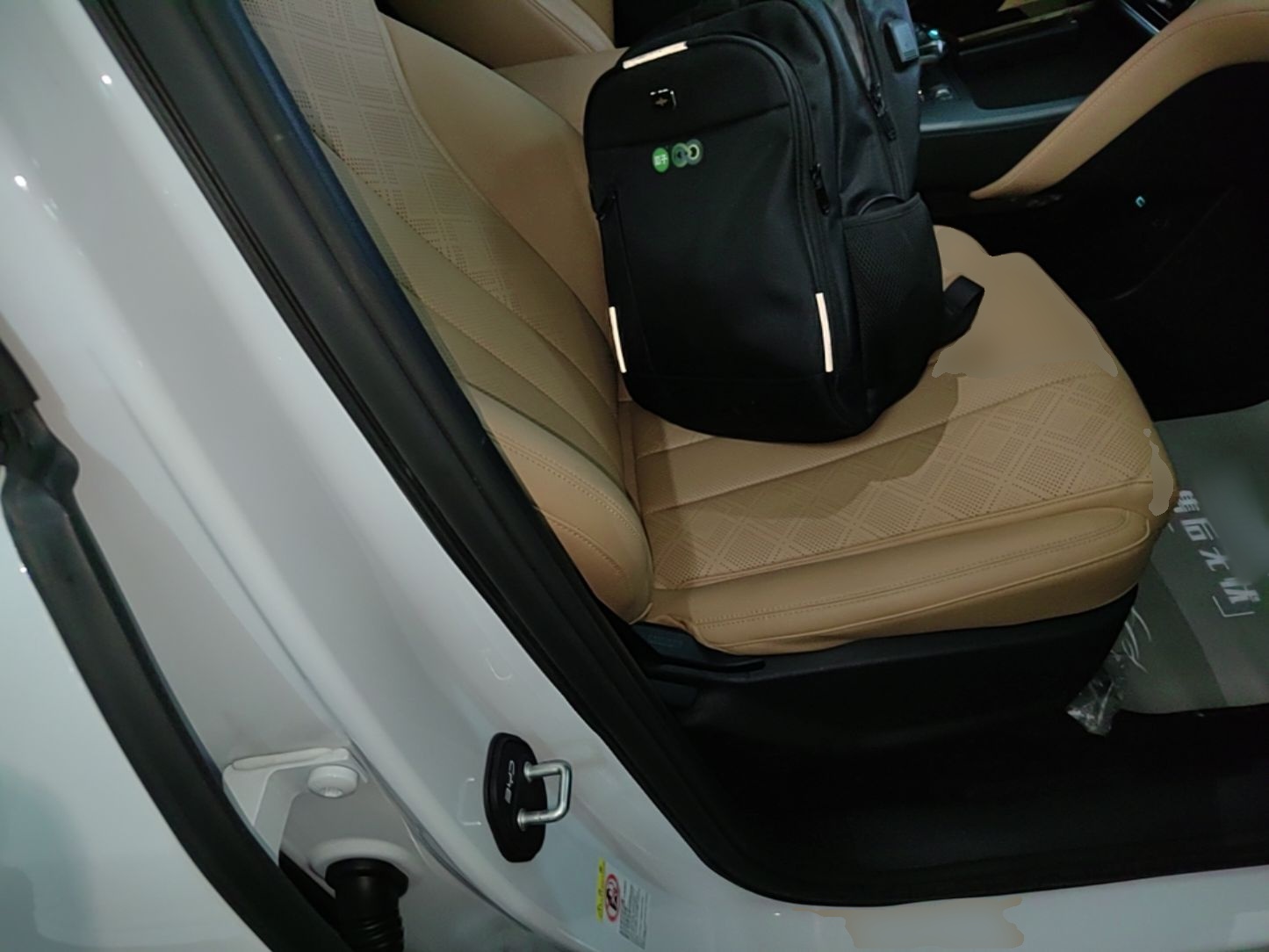 BYD Song L DM-i 2024 112 km Leading Edition — снимка 19