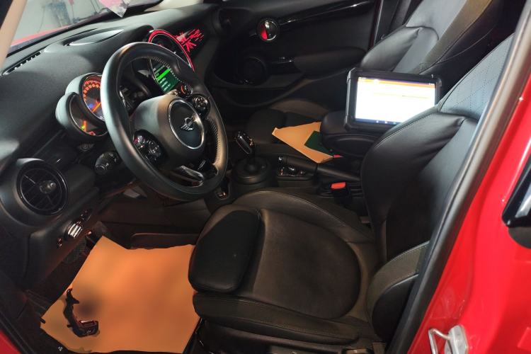 Used MINI MINI 2018 1.5T COOPER Artist Five-Door Edition
