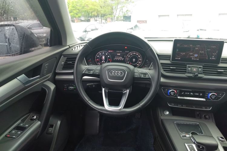 Used Audi Q5L 2018 45 TFSI Prestige Fashion Edition China V Emission Standard Steering Wheel