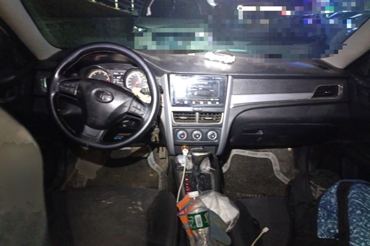 Used Bestune B30 2016 1.6L Automatic Luxury Model Center Console