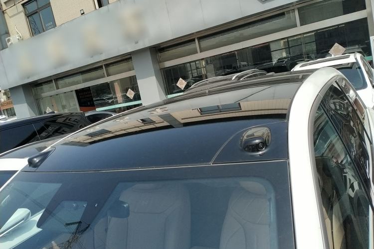 Used ONVO Luxeed L90 2025 Model—Ultra Six-Seater Version Roof