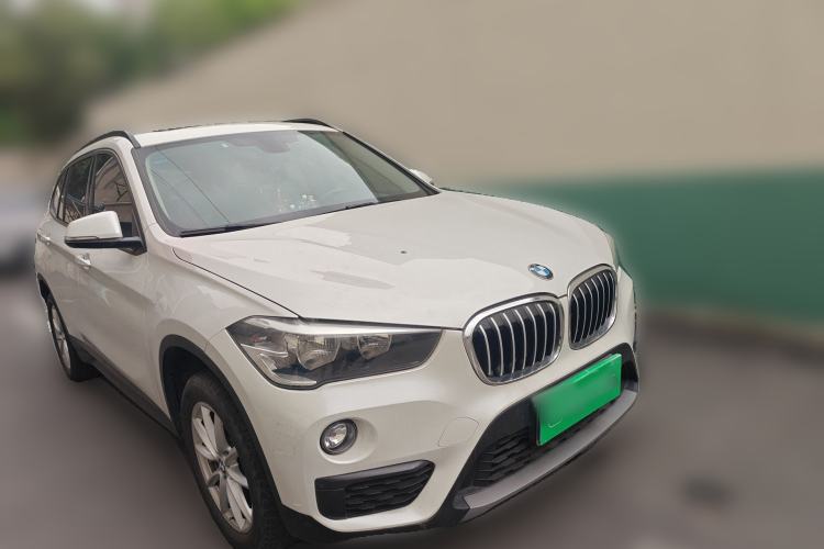 Used BMW X1 2018 sDrive18Li Fashion Model Front Right 45 Deg